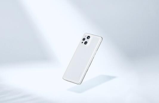 OPPO Find X3 Pro击败安兔兔一众高端机型，登顶榜首