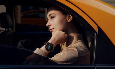 华为WATCH 3系列售价2599元起，新增体温检测健康管理再升级