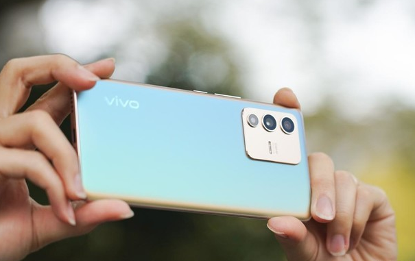 vivo S12 Pro评测：性能出众，轻薄机身下的影像先锋