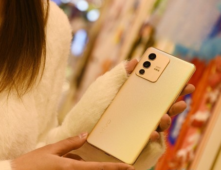 拍照视频手机哪款好?广州手机抵押典当为您推荐vivo S12 Pro